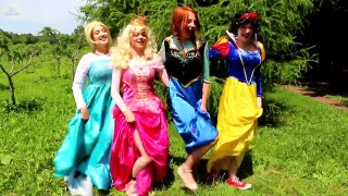 Frozen Elsa DANCING with Spiderman & Anna! - Pink Spidergirl, Maleficent & Disney Princesses