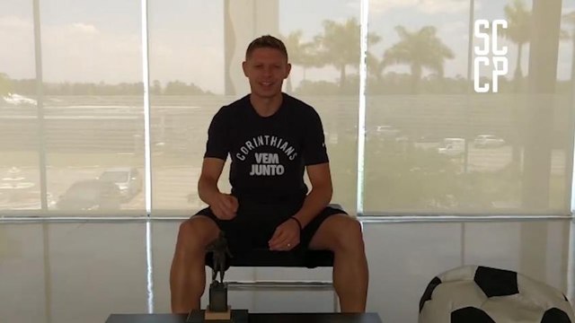 Marlone pede votos da Fiel para vencer o Puskas