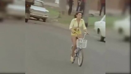 Men's Reaction Watching Girl Cycling -Try Not To Laugh