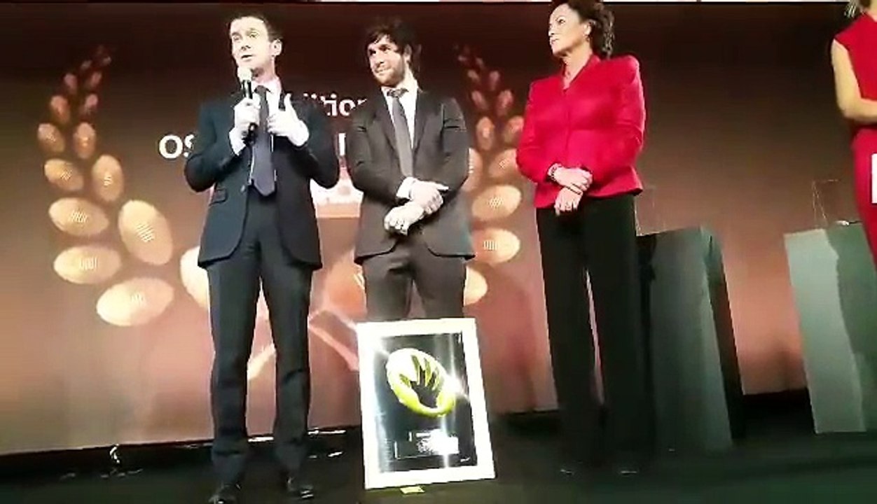 Manuel Valls salue la victoire de Maxime Machenaud