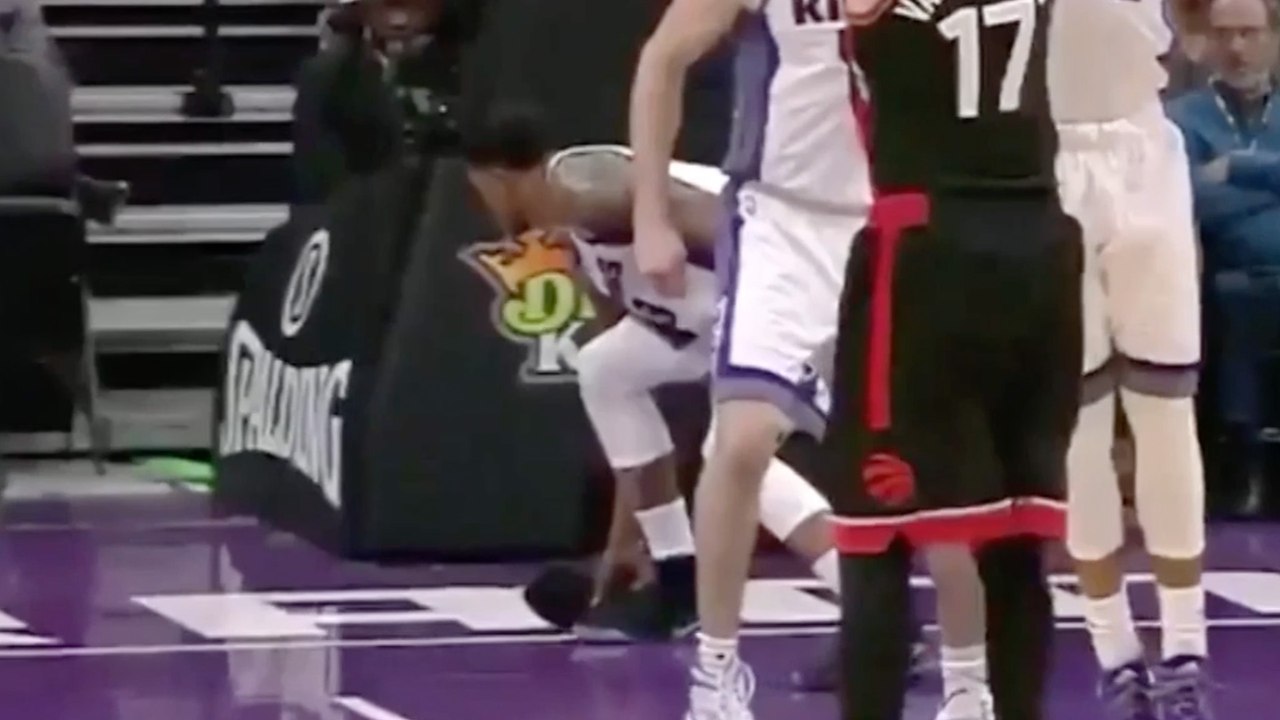 Rudy Gay Throws Shoe At Fan's Head