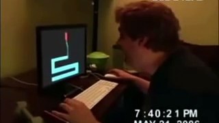 scary maze game makes dude break the computer and pee himself lol