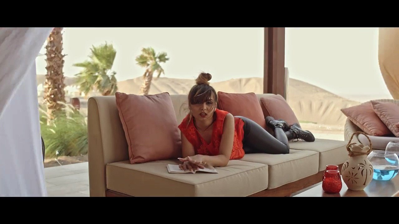 Amira - Mai stai feat. DiezZ (Official Video)