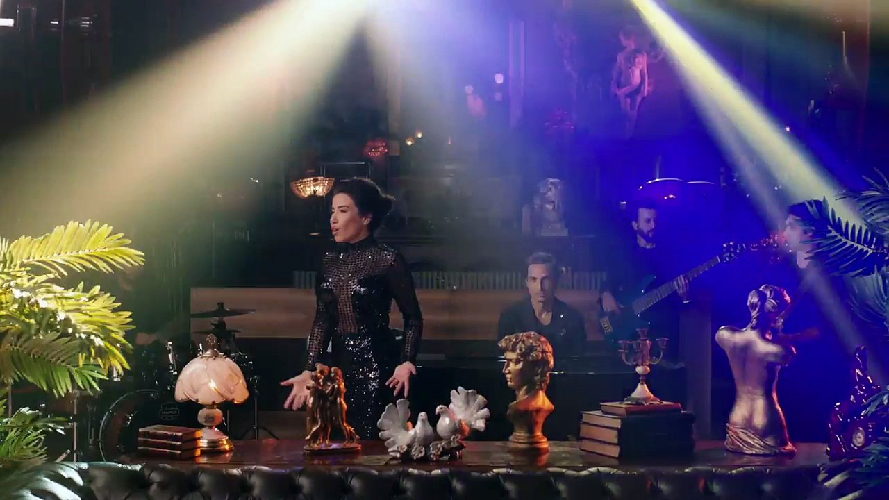 burcu-gunes-amp-enbe-orkestrasi--agir-yarali