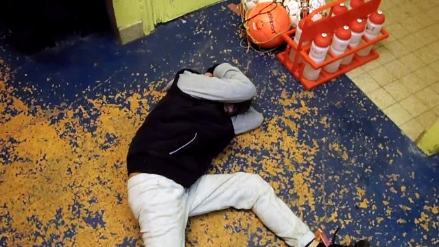 Mannequin Challenge (non modifié) après la victoire 3 buts à 2 face au CO Beauvais au Stade des Tilleuls