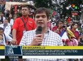 Jóvenes venezolanos se reúnen con Maduro en el Día del Estudiante