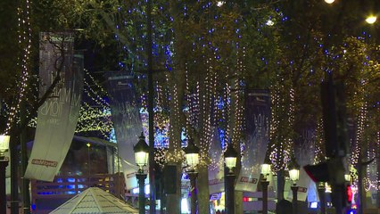 Les illuminations de Noël démarrent sur les Champs-Elysées