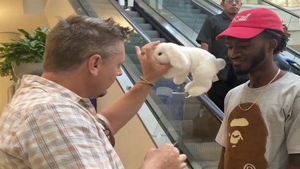 Magician Pranks Folks With Hilariously Simple Trick