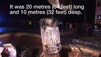 Huge Sinkhole Opens Up On Algiers Road 1