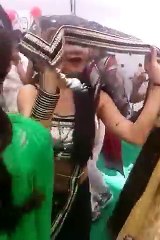 Beautiful Desi Girl in Saree Dancing