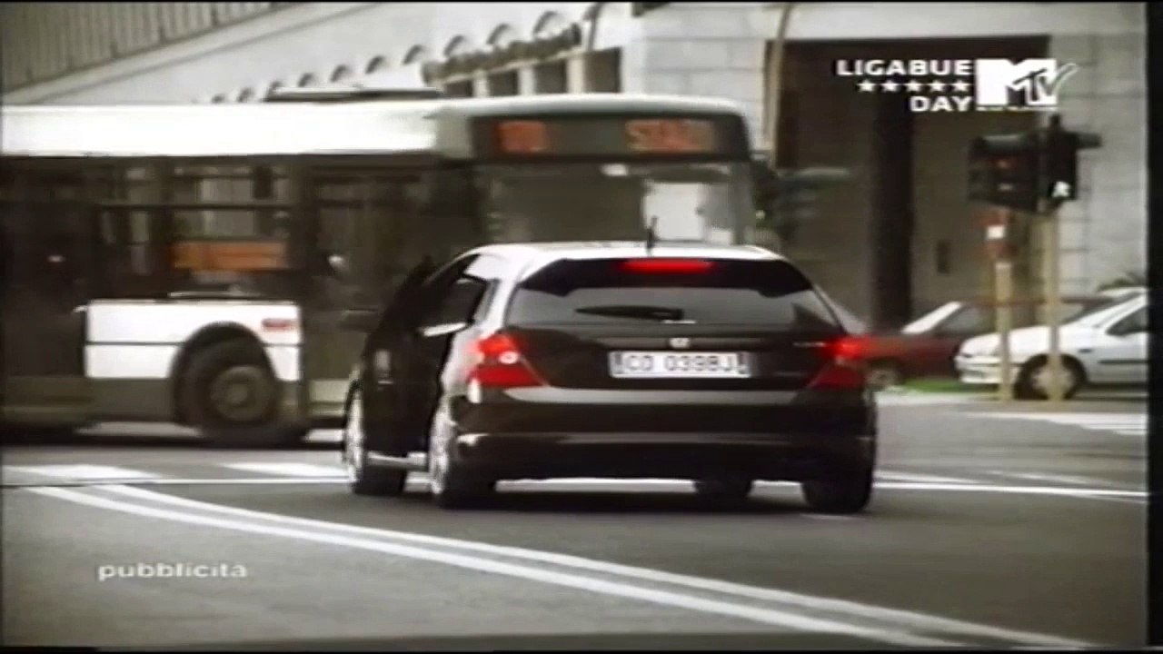 honda civic spot con valentino rossi (2003)