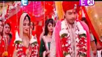 ANJLI LAUT KE GHAR KO AAYI Sasural Simar Ka 23 November 2016 News