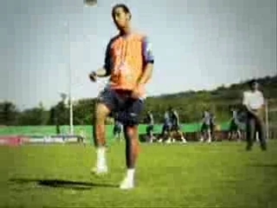 Ronaldinho_-_Freestyling