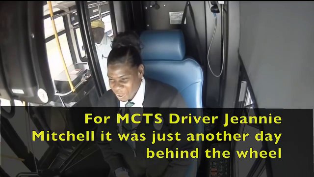 Cette conductrice s'arrête lorsqu'elle aperçoit deux petits enfants marcher sur le trottoir. Son geste est à saluer !