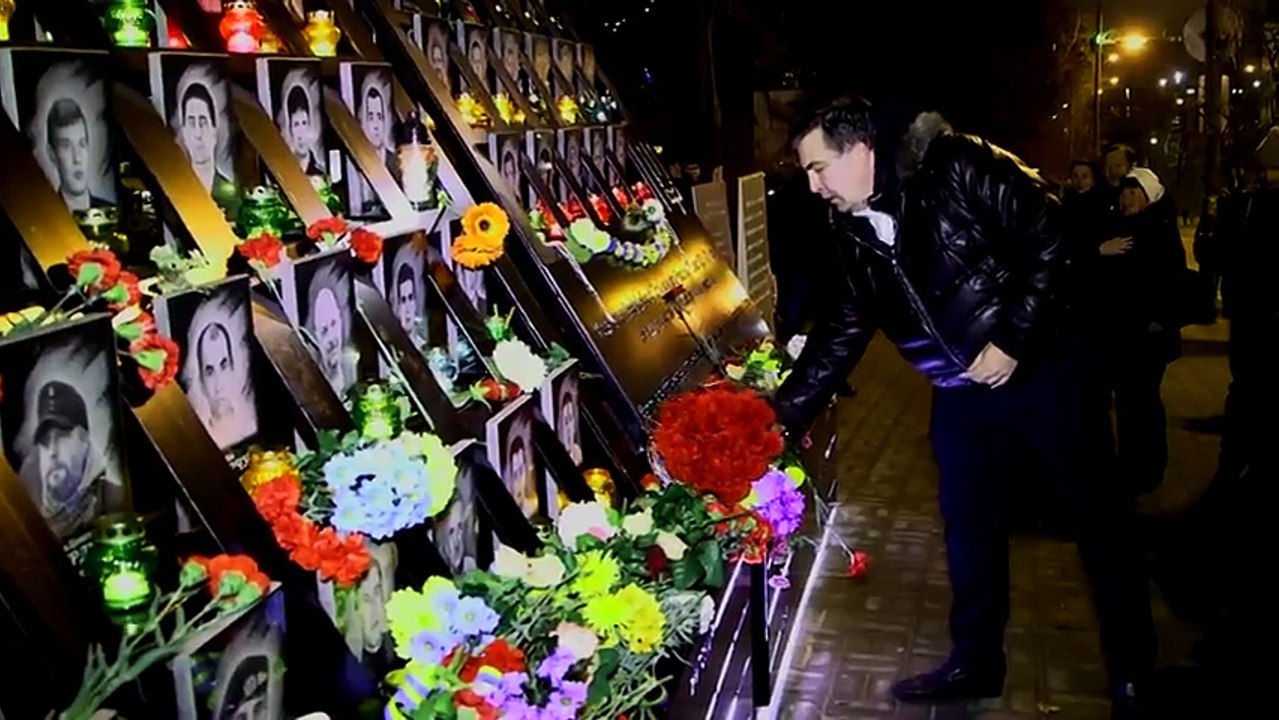 Киевляне тепло встретили Саакашвили на годовщине Майдана