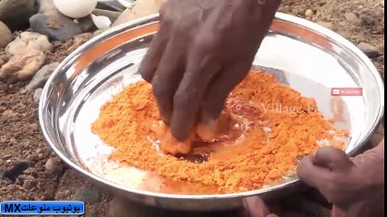 شاهد هذا الهندي ماذا فعل بسمكة صغيرة شي خيالي