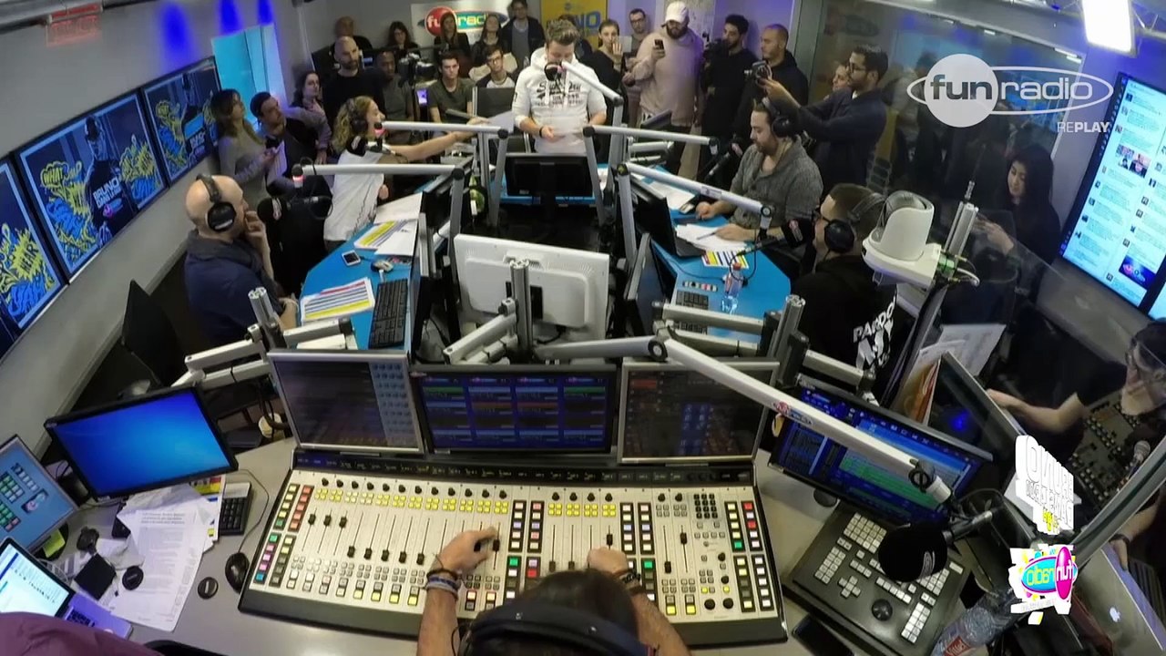 Bruno dans la radio remet à Dj Snake ses prix des Fun Radio Dj Awards