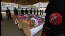 Tres policías paquistaníes mueren en un atentado con bomba en Peshawar