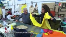 Talents des cités : une ancienne lauréate a créé son atelier de maroquinerie