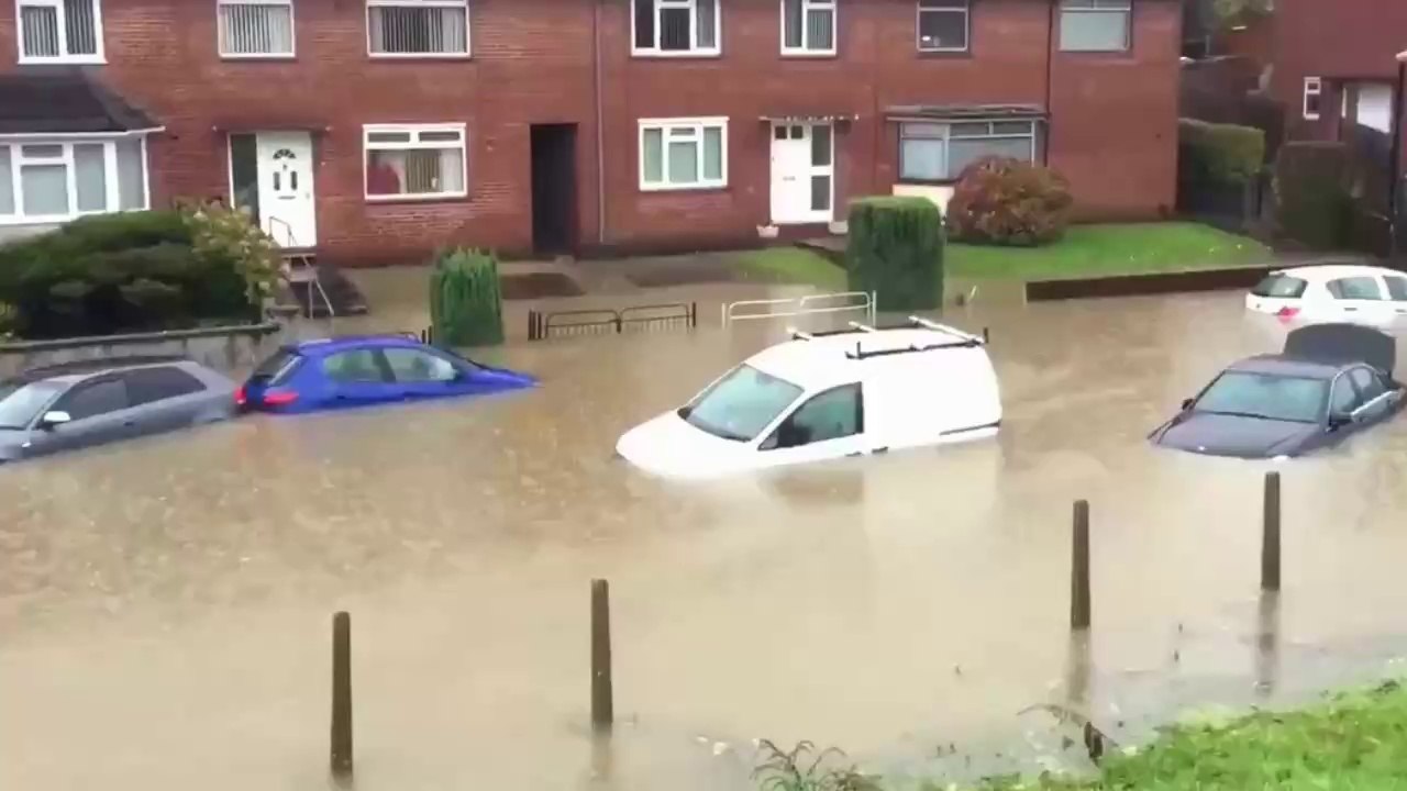 Royaume-Uni: un mort et un disparu dans des intempéries