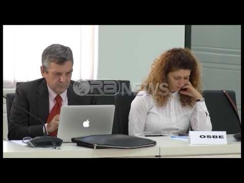 Ora News – KQZ shtyn ndarjen e mandateve, kërkon të dhëna të sakta për popullsinë