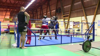 Quarteron, le boxeur thaï farceur et patriote