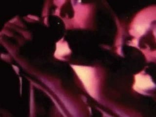 CHROMATICS "KILL FOR LOVE"