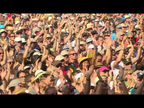 Calypso Rose - Leave me Alone (Live at Vieilles Charrues 2016)