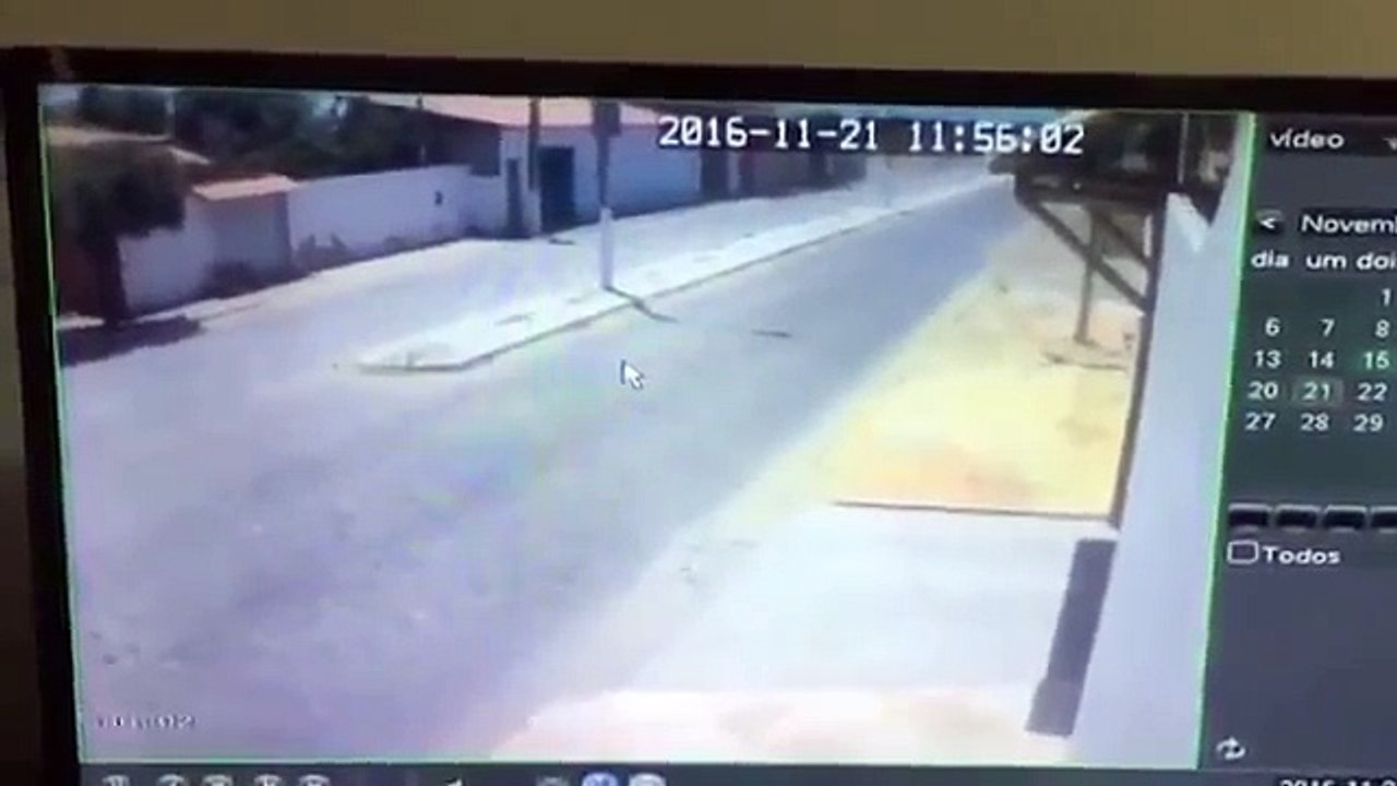 Motociclista sofre dois acidente seguidos