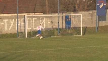 Un footballeur rate l'immanquable