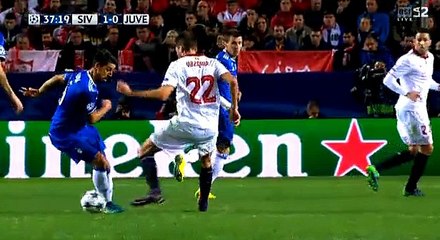 Vazquez F.  Red card  Sevilla 1 - 0 Juventus 22.11.2016