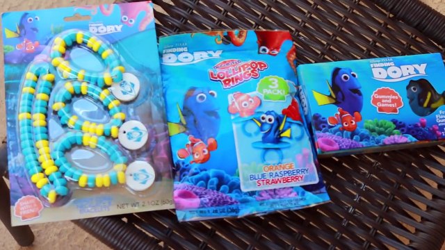 FINDING DORY Giant Surprise Toys CANDY GAME HANK OCTOPUS Ring Toss Prizes New 2016 Movie Nemo Pool