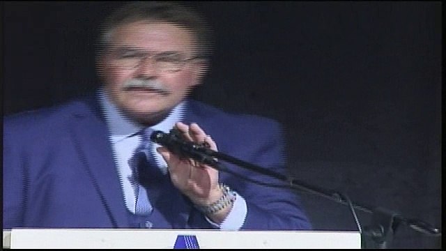 Diamond Circle Award to Bob Mills