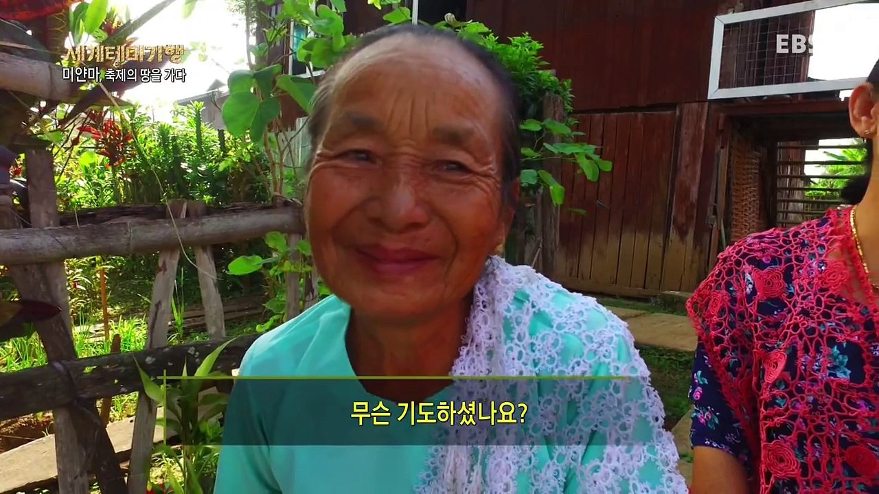 Myanmar-2-A shrine for Intha people, Phaung Daw Oo-20161122.