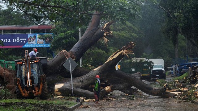 Otto se convierte en Huracán y amenaza a Costa Rica y Nicaragua