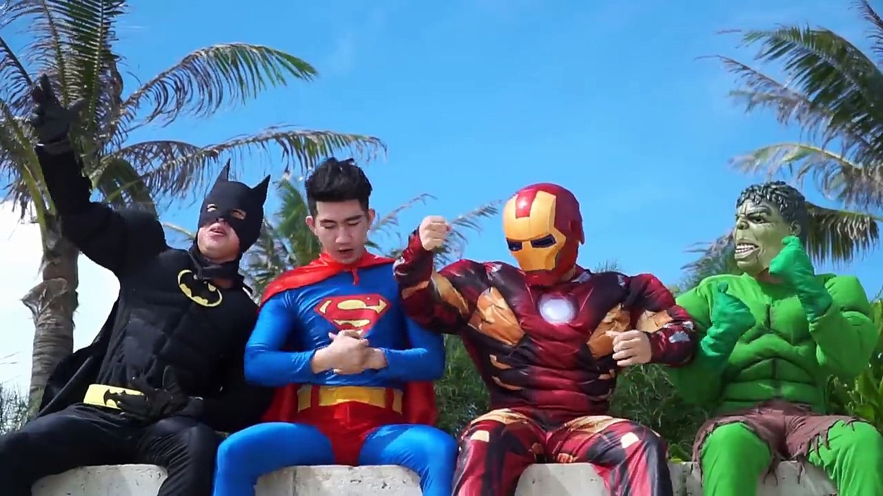 Spiderman Frozen Elsa vs Pirates Maleficent save Snow White Spiderman Superhero In Real Life Prank - dailymotion