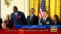 Medal of Freedom honorees pose for Mannequin Challenge at White House