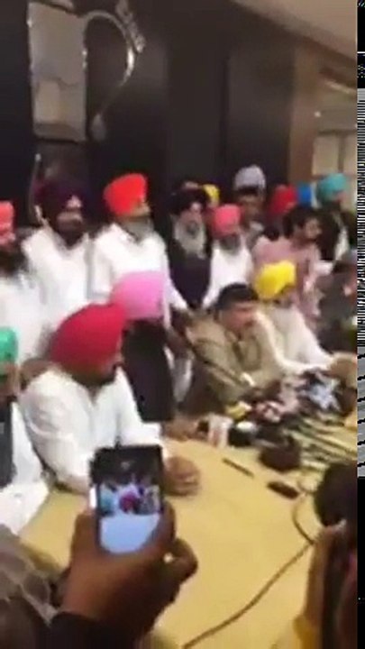 Press Conference LIVE - Bains brothers join AAP...