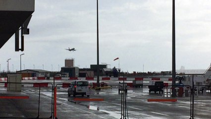 Crazy Plane Landing into Gibraltar