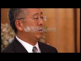 Ora News – Nishani shtron darkën e Falenderimeve me amerikanët dhe fëmijët e SOS