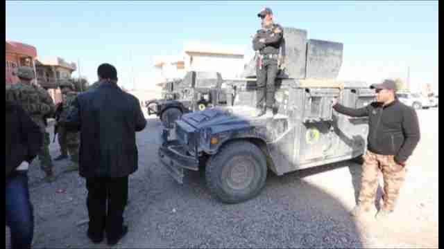 Milicias chiíes rodean Mosul por el oeste y ejército avanza por otros flancos