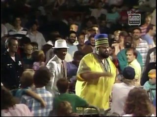 Akeem in action   SuperStars Oct 1st, 1988
