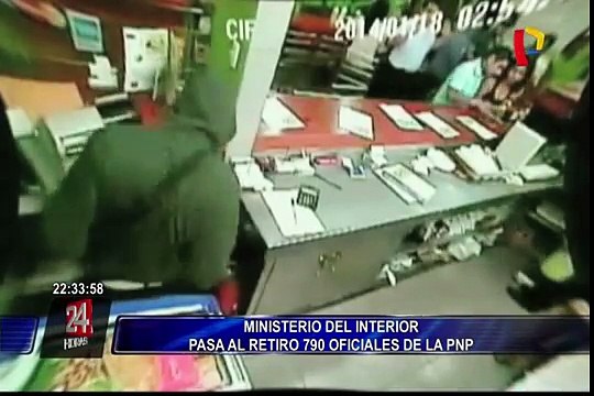Ministerio del Interior pasa al retiro a 790 oficiales de la PNP
