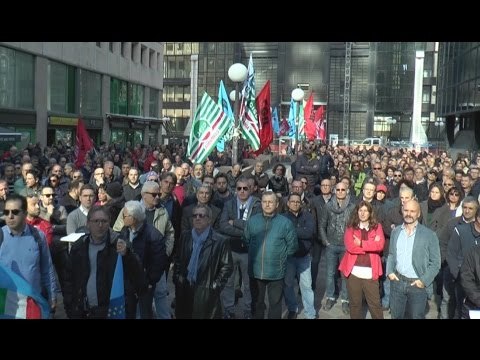 Napoli - Tim, i lavoratori protestano: Azienda ferma (22.11.16)