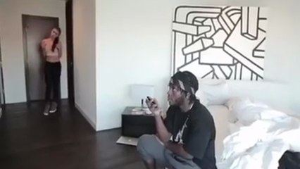 Pourquoi y a-t-il une ventouse sur ma brosse à dents ?