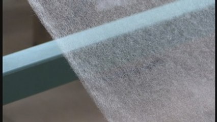 Familia japonesa fabrica el papel más fino del mundo, similar a piel humana