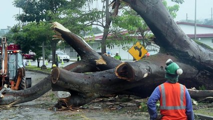 Hurricane Otto swirls toward Central America, kills 3