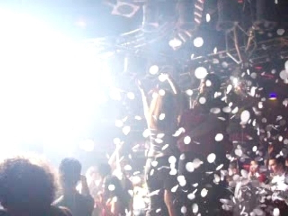 Dj defij metropolis privas p