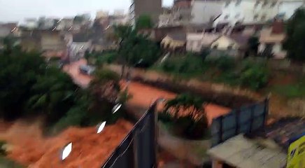 Chuva provoca inundação em Colatina