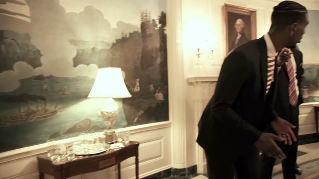 LeBron James et les Cleveland Cavaliers en Mannequin Challenge avec Michelle Obama